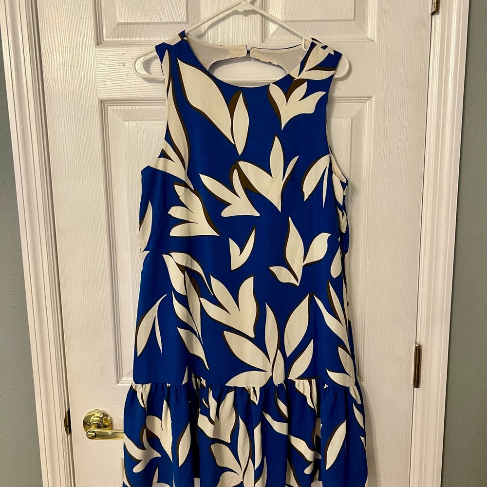 Pretty Garden Blue and White Leaf Print Dress Size Medium